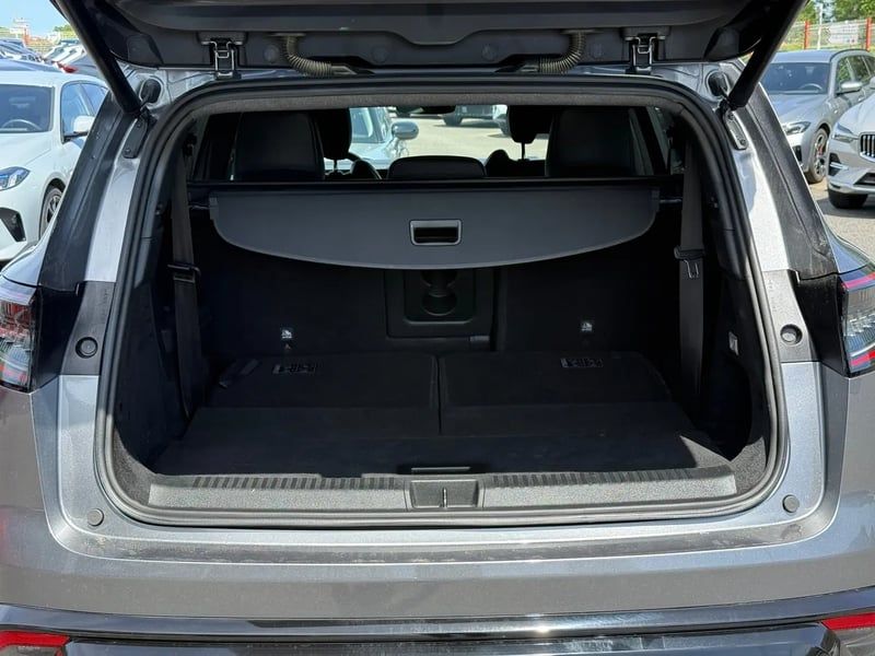Photo de la voiture RENAULT ESPACE VI E-Tech hybrid 200 Techno