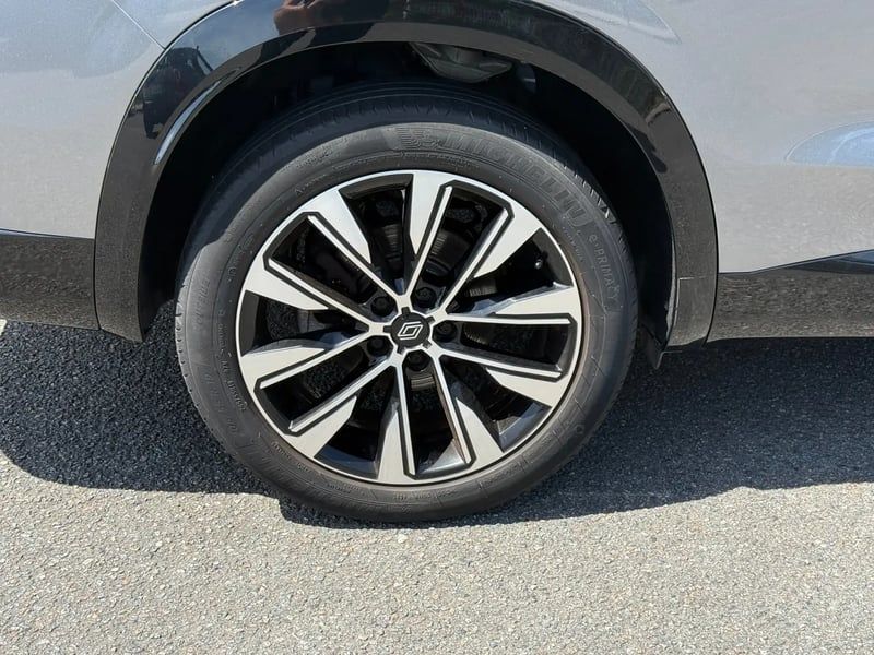 Photo de la voiture RENAULT ESPACE VI E-Tech hybrid 200 Techno