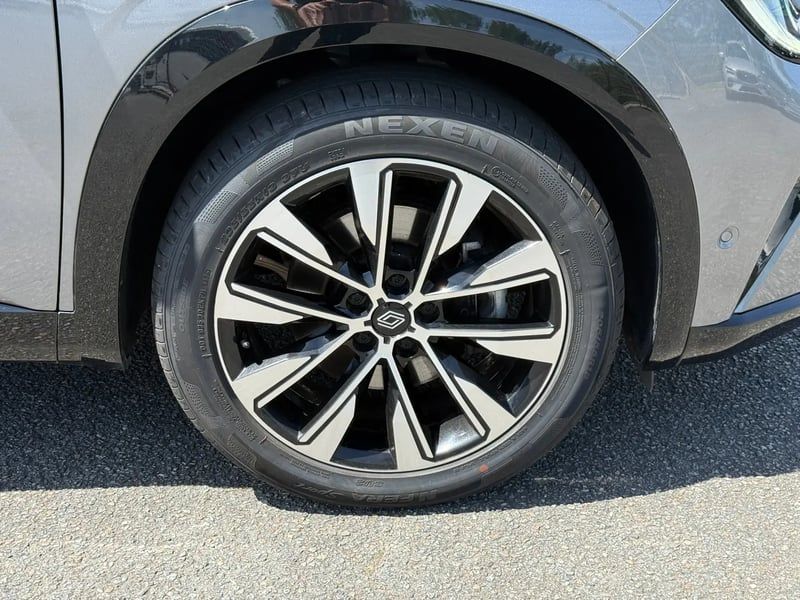 Photo de la voiture RENAULT ESPACE VI E-Tech hybrid 200 Techno