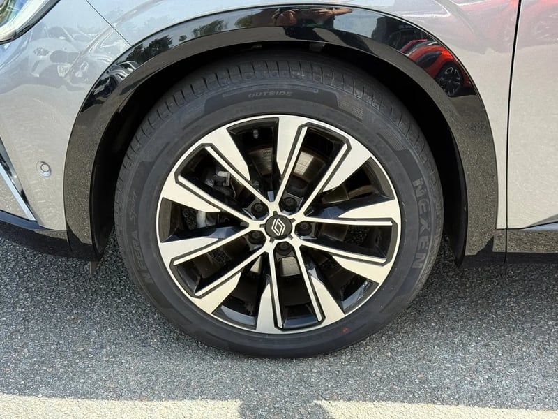Photo de la voiture RENAULT ESPACE VI E-Tech hybrid 200 Techno