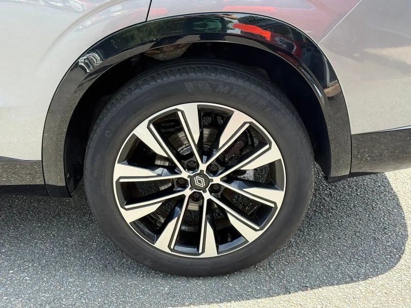 Photo de la voiture RENAULT ESPACE VI E-Tech hybrid 200 Techno