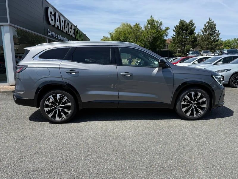 Photo de la voiture RENAULT ESPACE VI E-Tech hybrid 200 Techno