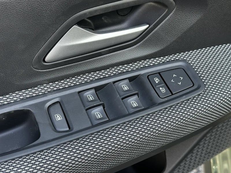 Photo de la voiture DACIA SANDERO ECO-G 100 Stepway Expression