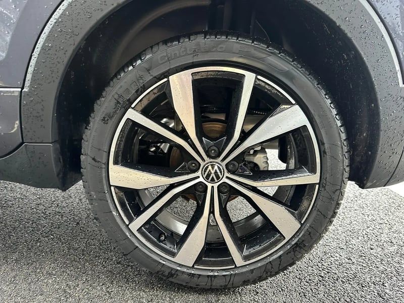 Photo de la voiture VOLKSWAGEN T-CROSS 1.0 TSI 116 Start/Stop DSG7 R-Line Edition