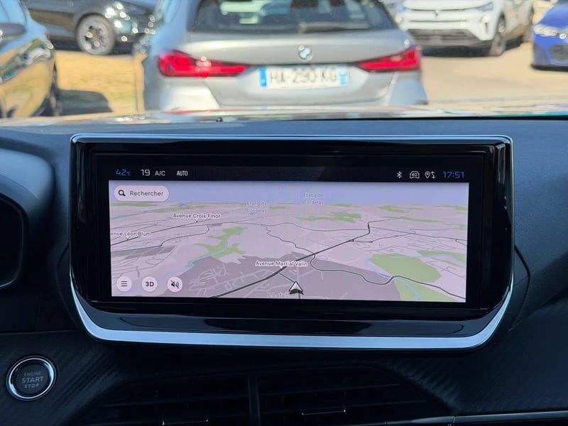 Photo de la voiture PEUGEOT 2008 Hybrid 145 e-DCS6 Allure