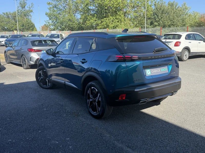 Photo de la voiture PEUGEOT 2008 Hybrid 145 e-DCS6 Allure
