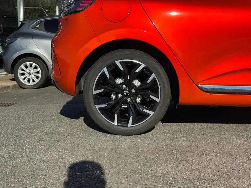 Photo de la voiture RENAULT CLIO V TCe 90 ch GSR2 Techno