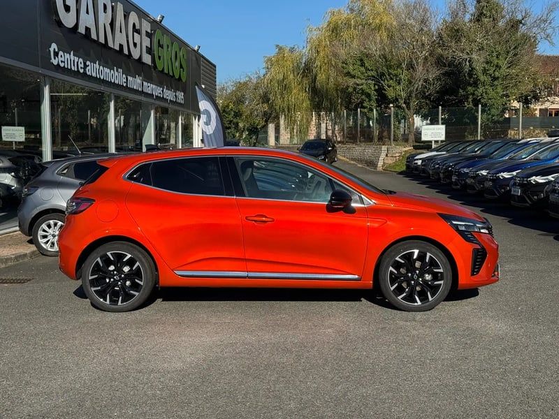 Photo de la voiture RENAULT CLIO V TCe 90 ch GSR2 Techno