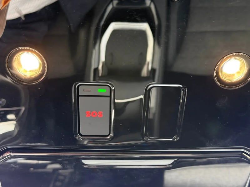 Photo de la voiture RENAULT ESPACE VI E-Tech hybrid 200 Techno