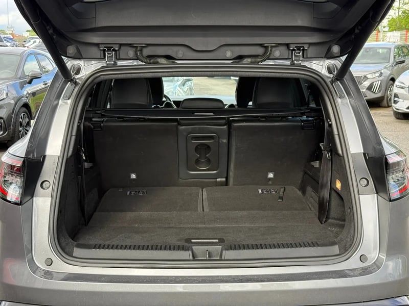 Photo de la voiture RENAULT ESPACE VI E-Tech hybrid 200 Techno