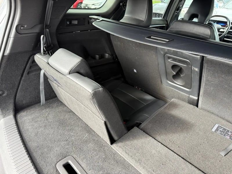 Photo de la voiture RENAULT ESPACE VI E-Tech hybrid 200 Techno