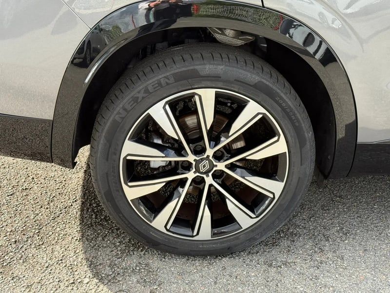 Photo de la voiture RENAULT ESPACE VI E-Tech hybrid 200 Techno