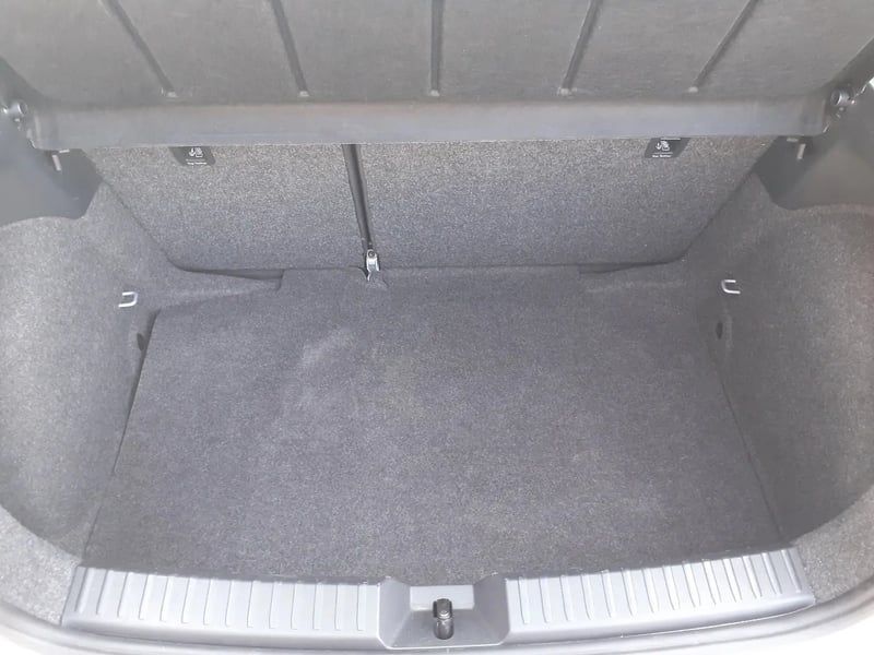 Photo de la voiture SEAT IBIZA 1.0 MPI 80 ch S/S BVM5 Style