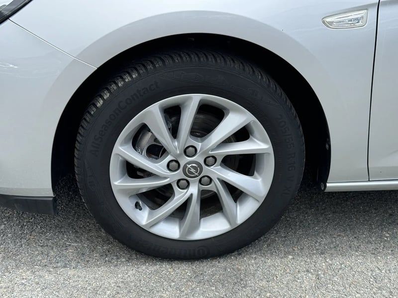 Photo de la voiture OPEL ASTRA SPORTS TOURER 1.2 Turbo 145 ch BVM6 Ultimate