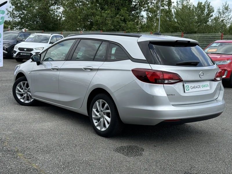 Photo de la voiture OPEL ASTRA SPORTS TOURER 1.2 Turbo 145 ch BVM6 Ultimate