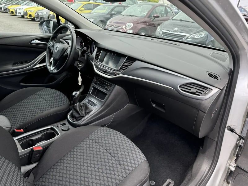 Photo de la voiture OPEL ASTRA SPORTS TOURER 1.2 Turbo 145 ch BVM6 Ultimate