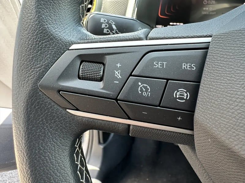 Photo de la voiture SEAT IBIZA 1.0 MPI 80 ch S/S BVM5 Style- 5P