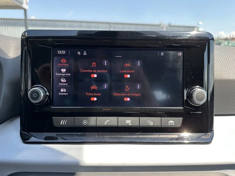 Photo de la voiture SEAT IBIZA 1.0 MPI 80 ch S/S BVM5 Style- 5P