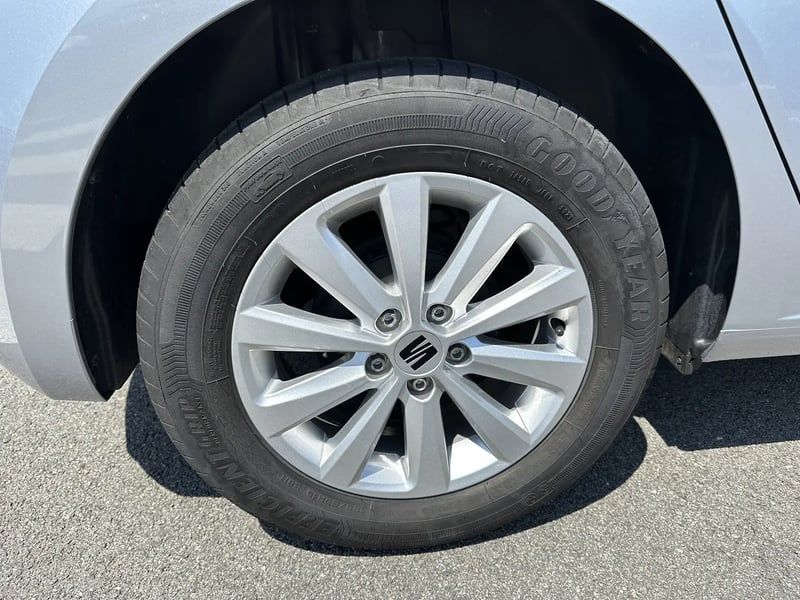 Photo de la voiture SEAT IBIZA 1.0 MPI 80 ch S/S BVM5 Style- 5P