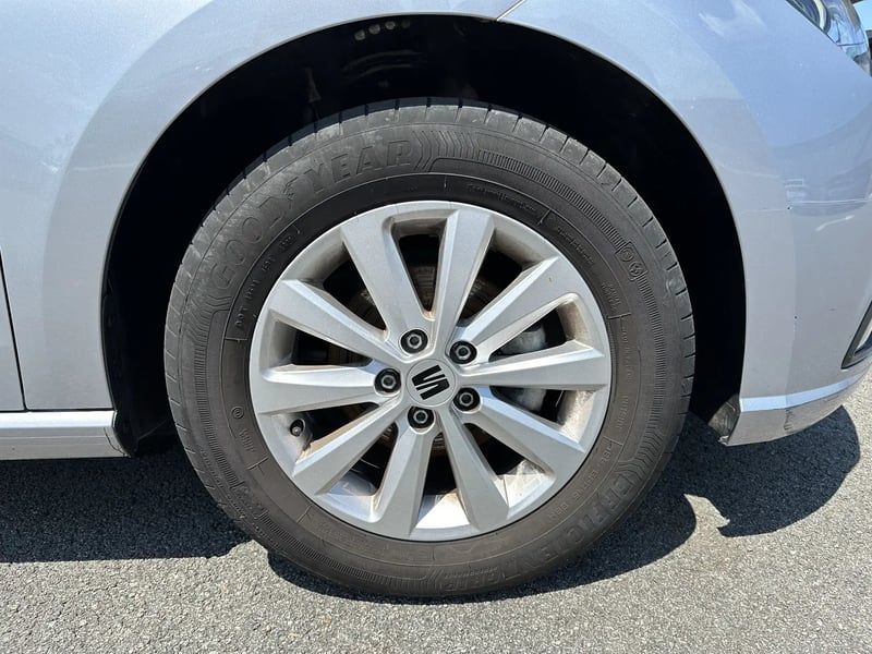 Photo de la voiture SEAT IBIZA 1.0 MPI 80 ch S/S BVM5 Style- 5P