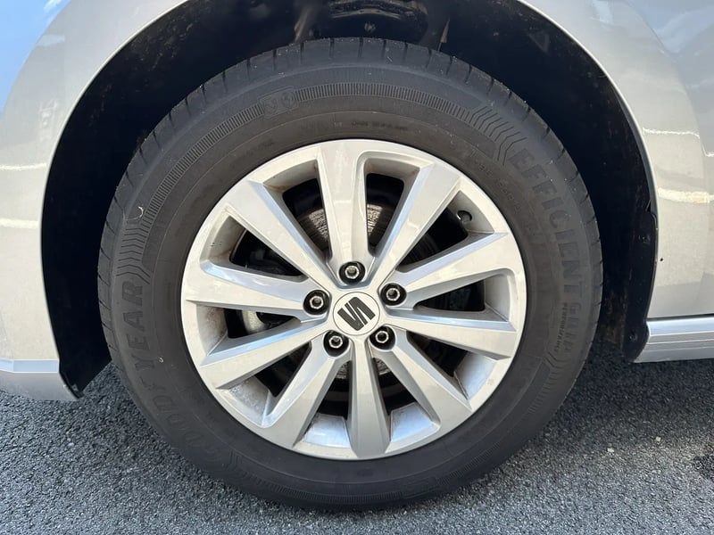 Photo de la voiture SEAT IBIZA 1.0 MPI 80 ch S/S BVM5 Style- 5P