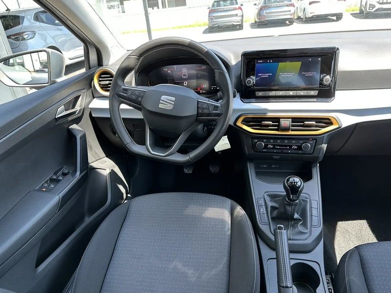 Photo de la voiture SEAT IBIZA 1.0 MPI 80 ch S/S BVM5 Style- 5P