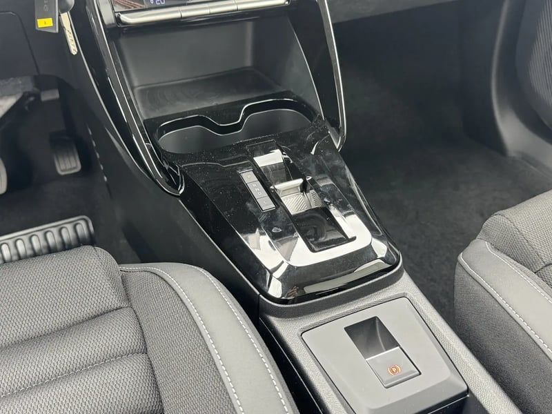 Photo de la voiture CITROEN C3 AIRCROSS Hybride 145 ch Aut Max