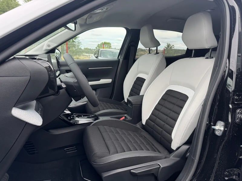 Photo de la voiture CITROEN C3 AIRCROSS Hybride 145 ch Aut Max