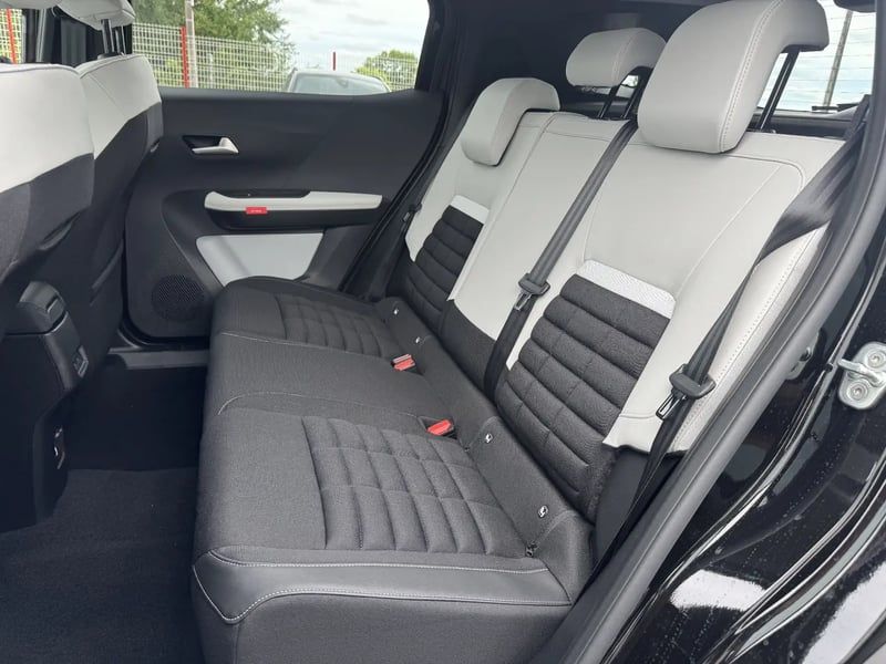 Photo de la voiture CITROEN C3 AIRCROSS Hybride 145 ch Aut Max