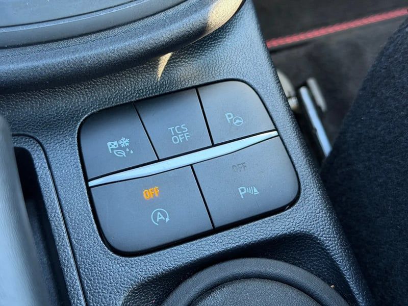 Photo de la voiture FORD PUMA 1.0 EcoBoost 155 ch mHEV S&S Powershift ST-Line