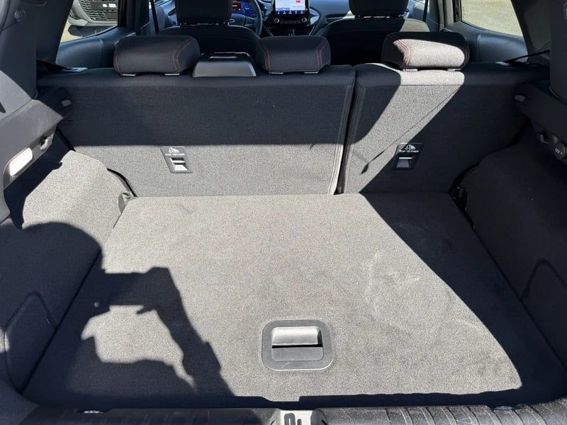 Photo de la voiture FORD PUMA 1.0 EcoBoost 155 ch mHEV S&S Powershift ST-Line