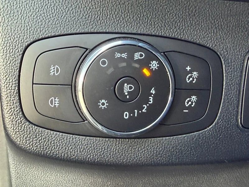 Photo de la voiture FORD PUMA 1.0 EcoBoost 155 ch mHEV S&S Powershift ST-Line