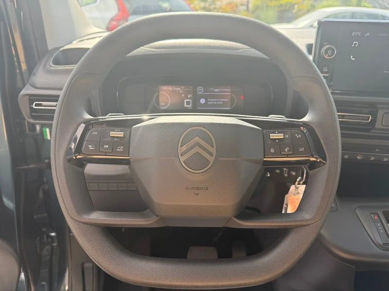 Photo de la voiture CITROEN E-BERLINGO Taille M 136 ch 54 kWh Plus