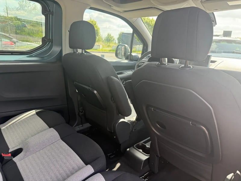 Photo de la voiture CITROEN E-BERLINGO Taille M 136 ch 54 kWh Plus