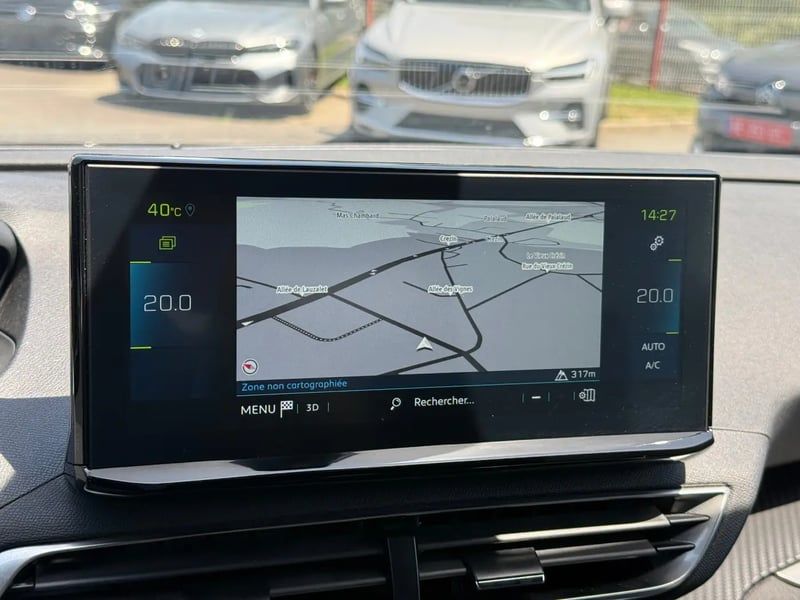 Photo de la voiture PEUGEOT 3008 Hybrid 180 e-EAT8 Allure Pack