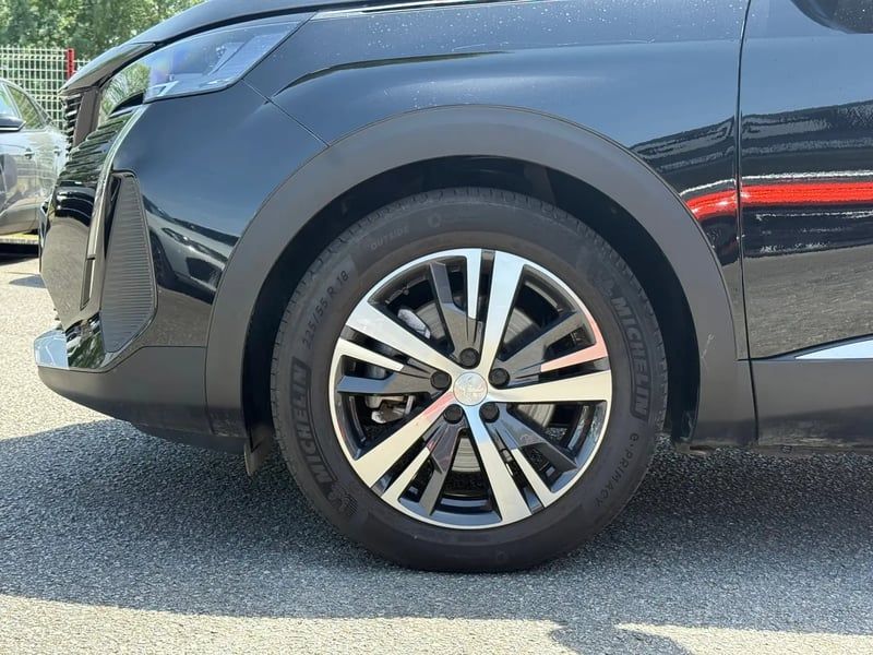 Photo de la voiture PEUGEOT 3008 Hybrid 180 e-EAT8 Allure Pack