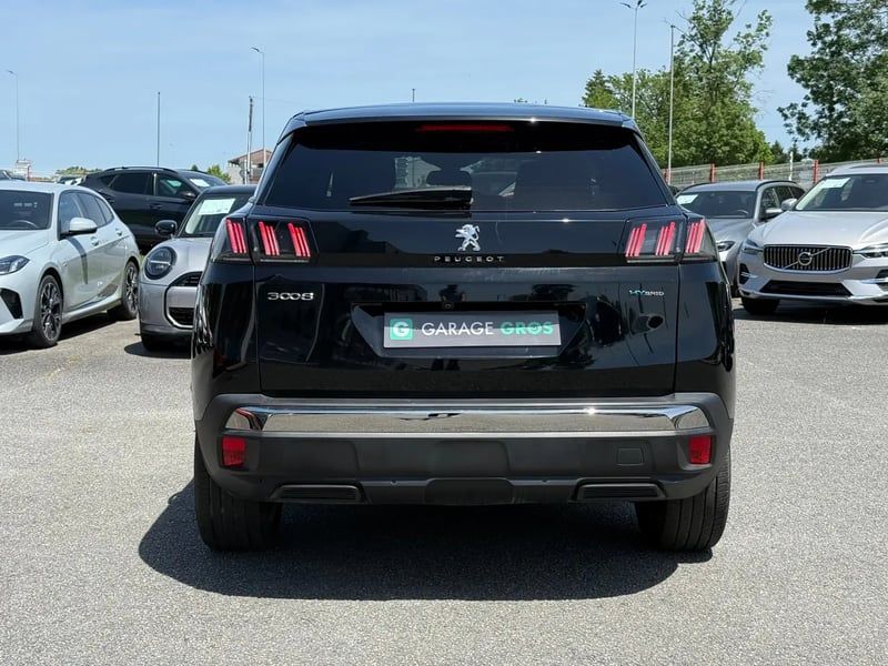 Photo de la voiture PEUGEOT 3008 Hybrid 180 e-EAT8 Allure Pack