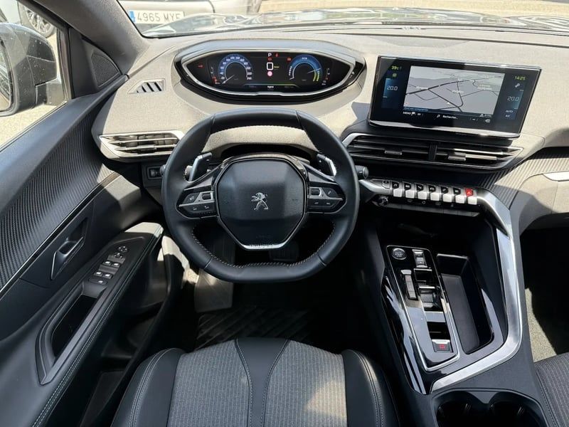 Photo de la voiture PEUGEOT 3008 Hybrid 180 e-EAT8 Allure Pack