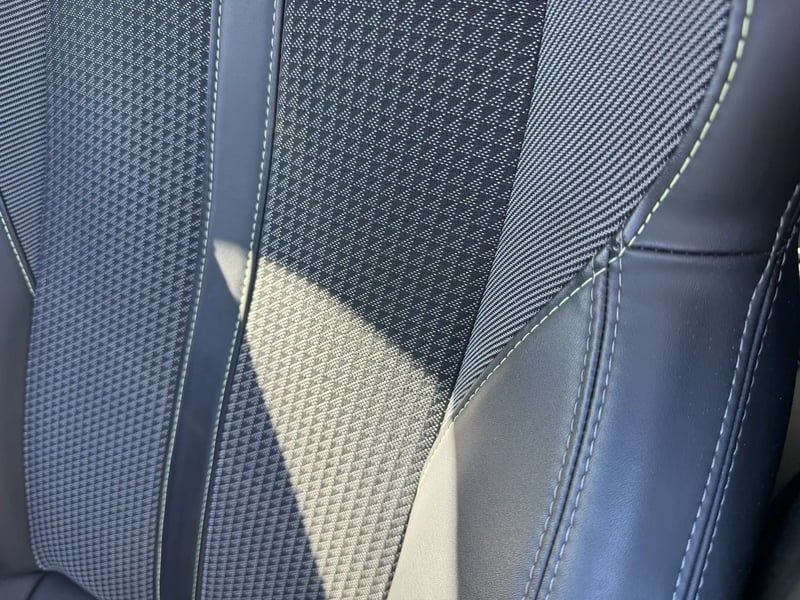 Photo de la voiture PEUGEOT 208 BlueHDi 100 S&S BVM6 GT Line