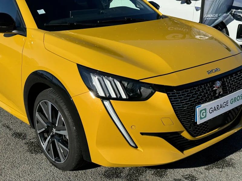 Photo de la voiture PEUGEOT 208 BlueHDi 100 S&S BVM6 GT Line