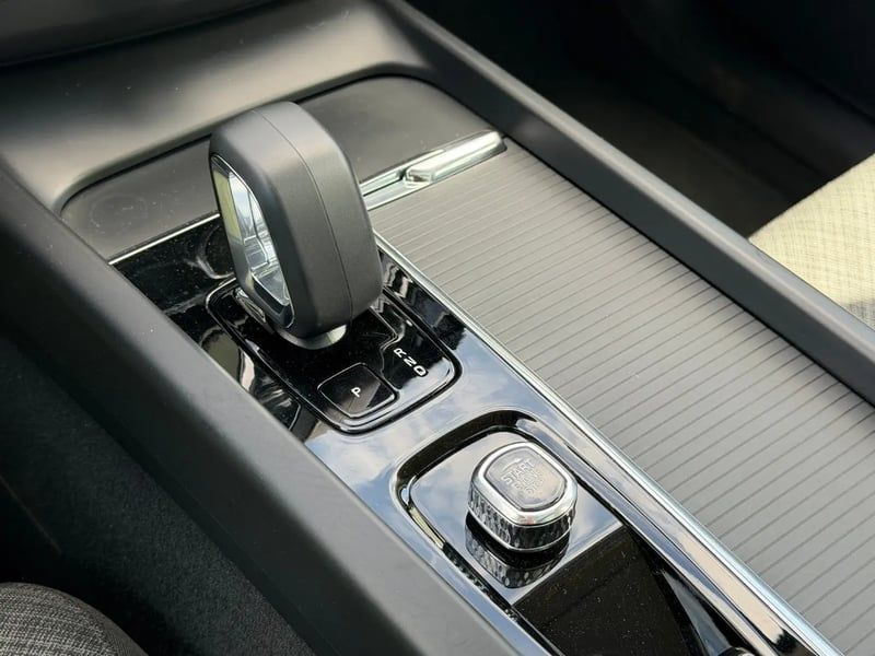 Photo de la voiture VOLVO XC60 T6 AWD Hybride rechargeable 253 ch+145 ch Geartronic 8 Start