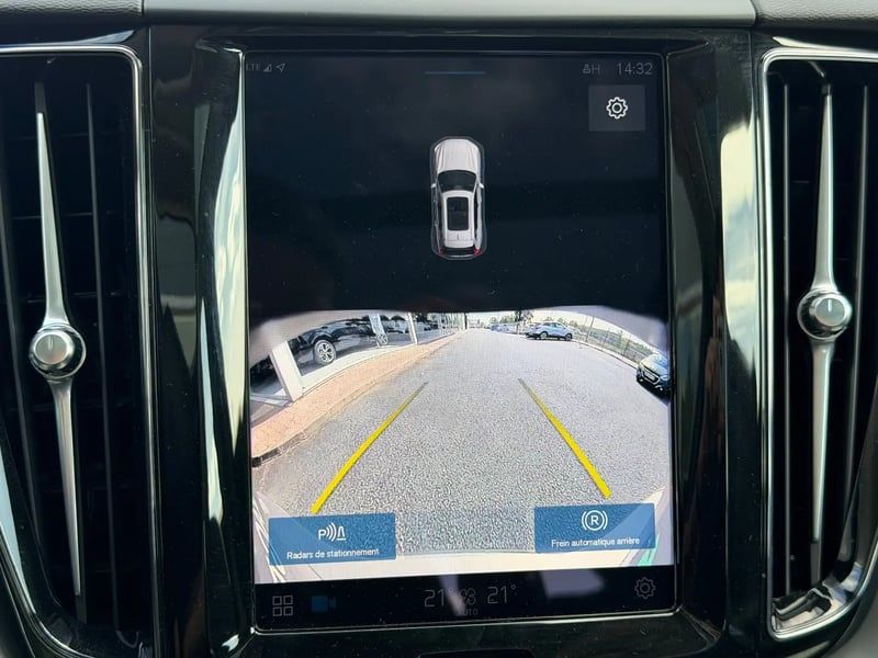 Photo de la voiture VOLVO XC60 T6 AWD Hybride rechargeable 253 ch+145 ch Geartronic 8 Start