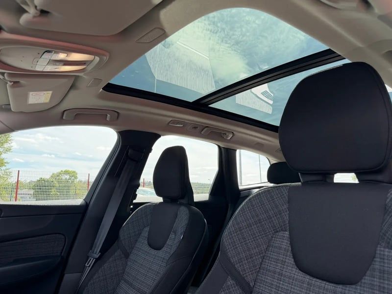 Photo de la voiture VOLVO XC60 T6 AWD Hybride rechargeable 253 ch+145 ch Geartronic 8 Start