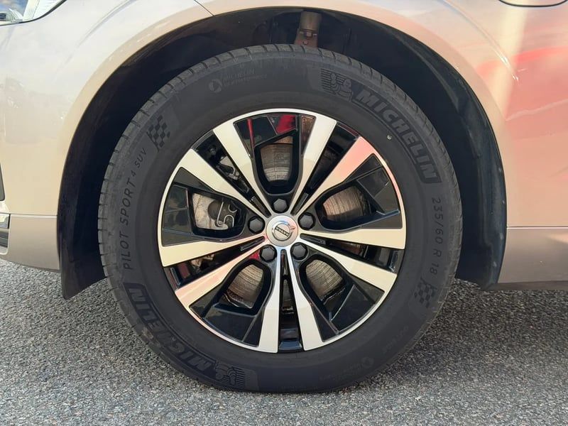 Photo de la voiture VOLVO XC60 T6 AWD Hybride rechargeable 253 ch+145 ch Geartronic 8 Start