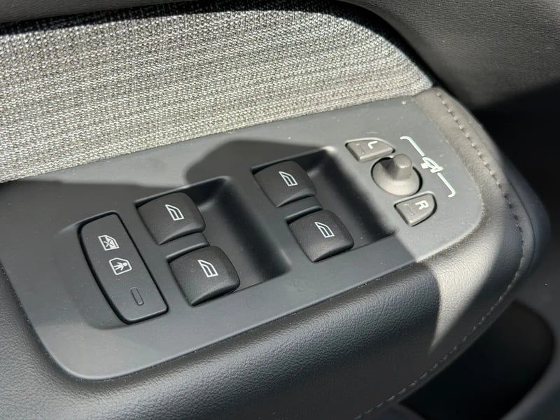 Photo de la voiture VOLVO XC60 T6 AWD Hybride rechargeable 253 ch+145 ch Geartronic 8 Start