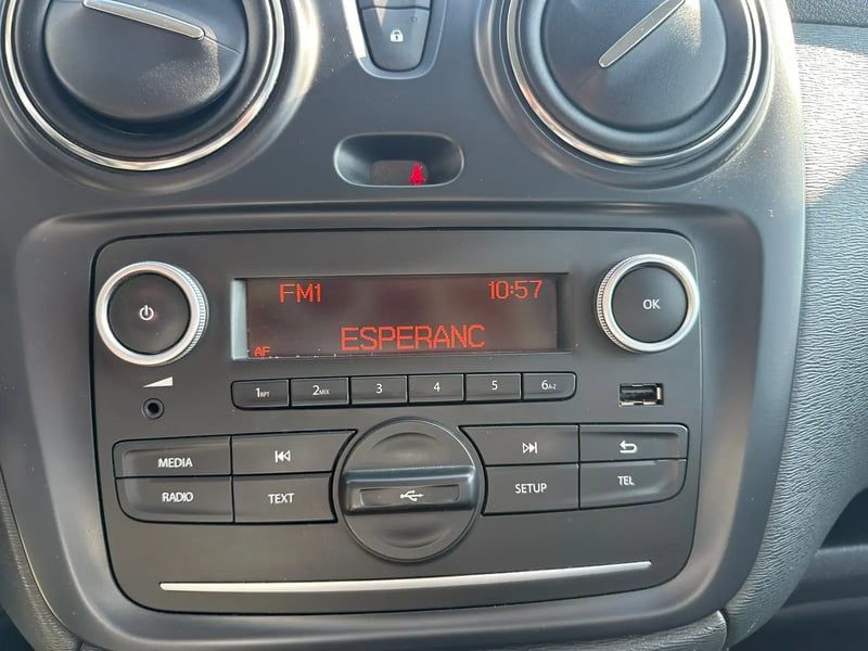 Photo de la voiture DACIA LODGY Blue dCi 95 5 places Essentiel
