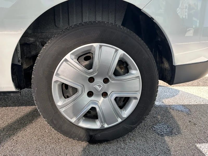 Photo de la voiture DACIA LODGY Blue dCi 95 5 places Essentiel