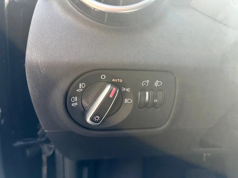 Photo de la voiture AUDI A1 1.4 TFSI 122 Ambition S tronic