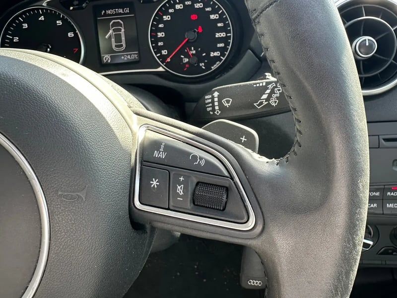 Photo de la voiture AUDI A1 1.4 TFSI 122 Ambition S tronic