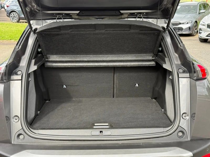 Photo de la voiture PEUGEOT 2008 BlueHDi 130 S&S EAT8 GT Pack